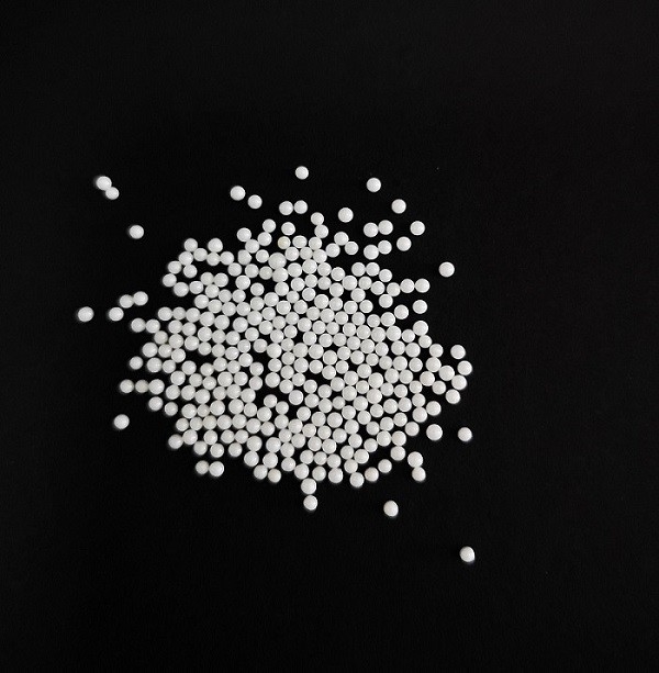 1.4 - 1.6 Mm Zirconium Oxide Balls High Hardness Zirconia Milling Beads For Dispersion