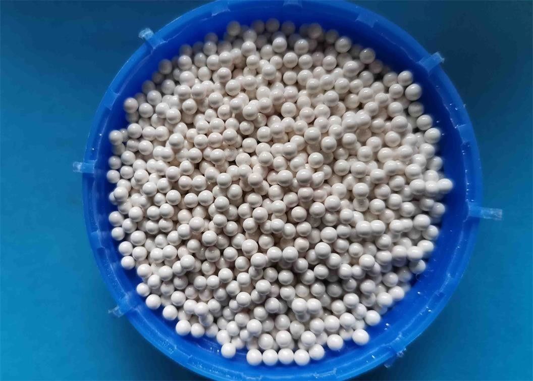 Round Solid Ball Vertical Grinding Mill 65 Zirconium Silicate Beads 2.0 - 2.2mm